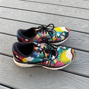 Brooks Trace 2 Lisa Congdon Rainbow Running Shoes Women’s Size 10